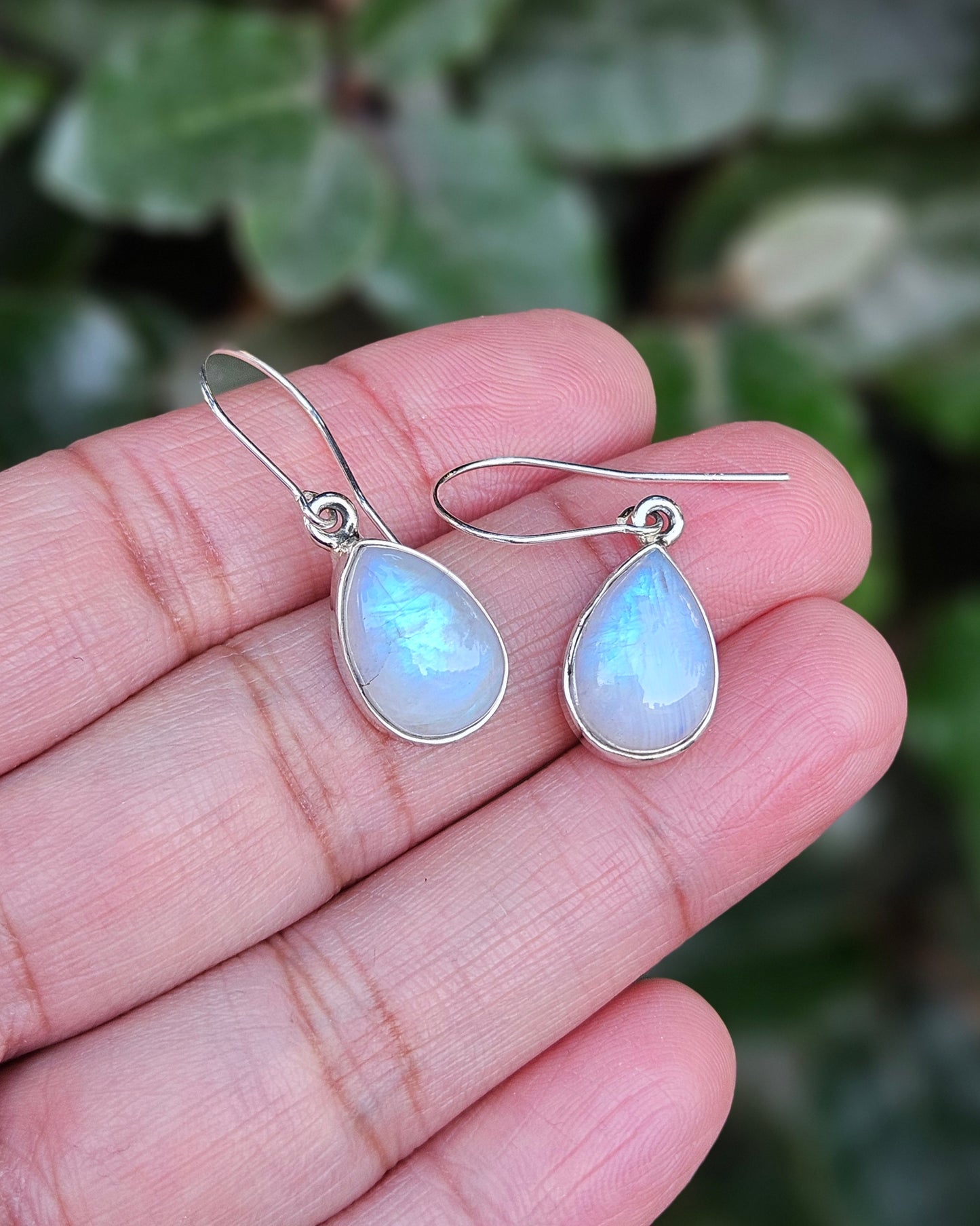 Moonstone Earrings Kuu