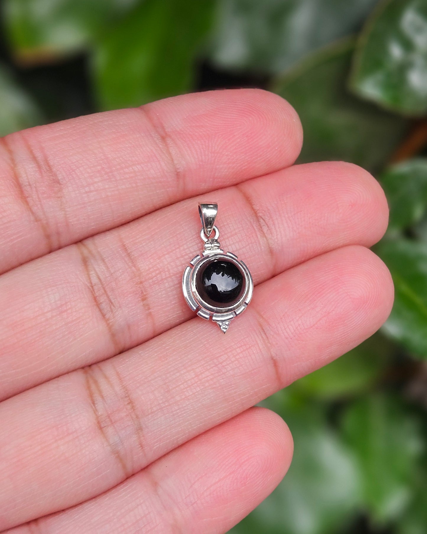 Onyx Pendant Lotta