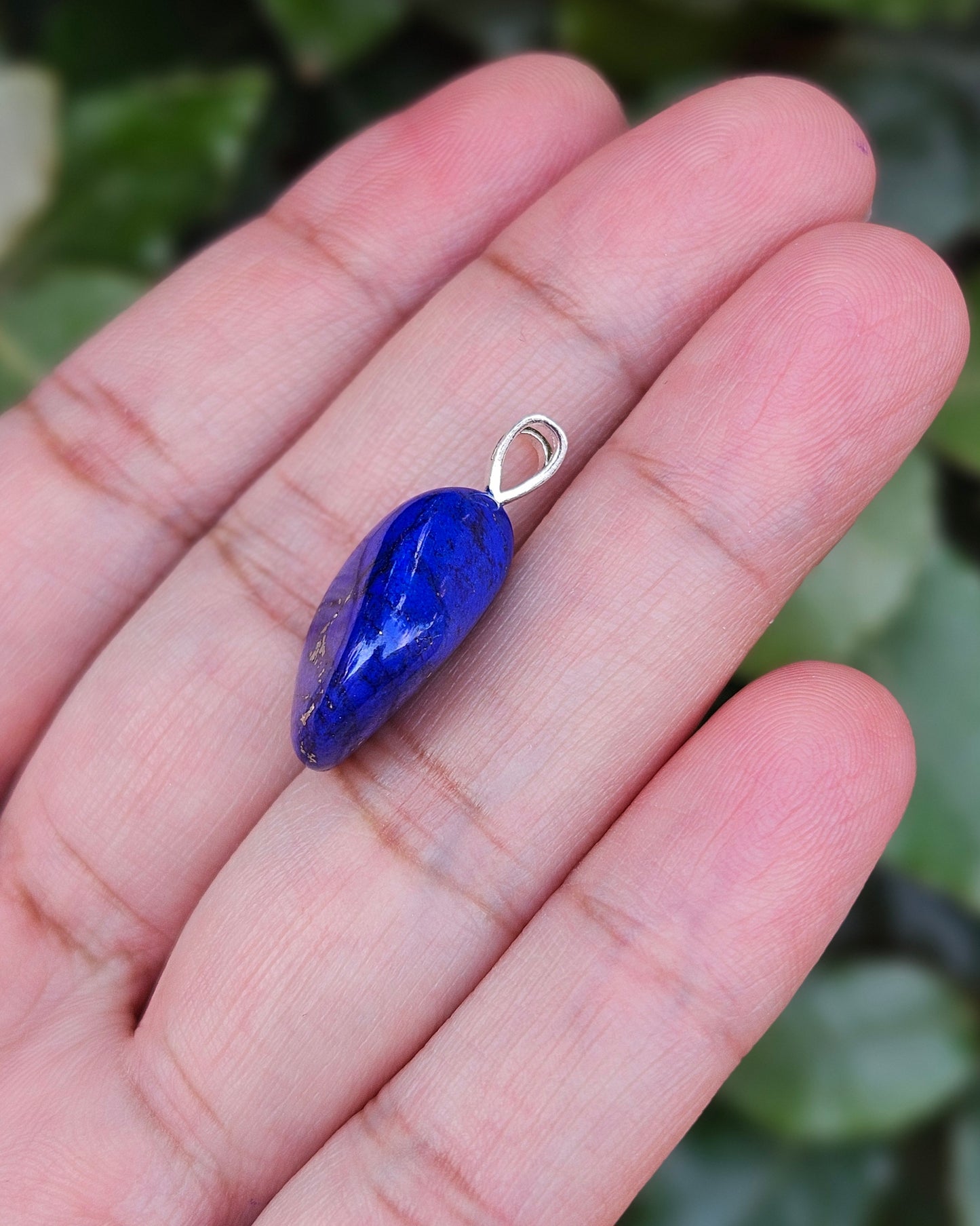 Lapis Lazuli Hanger Willa