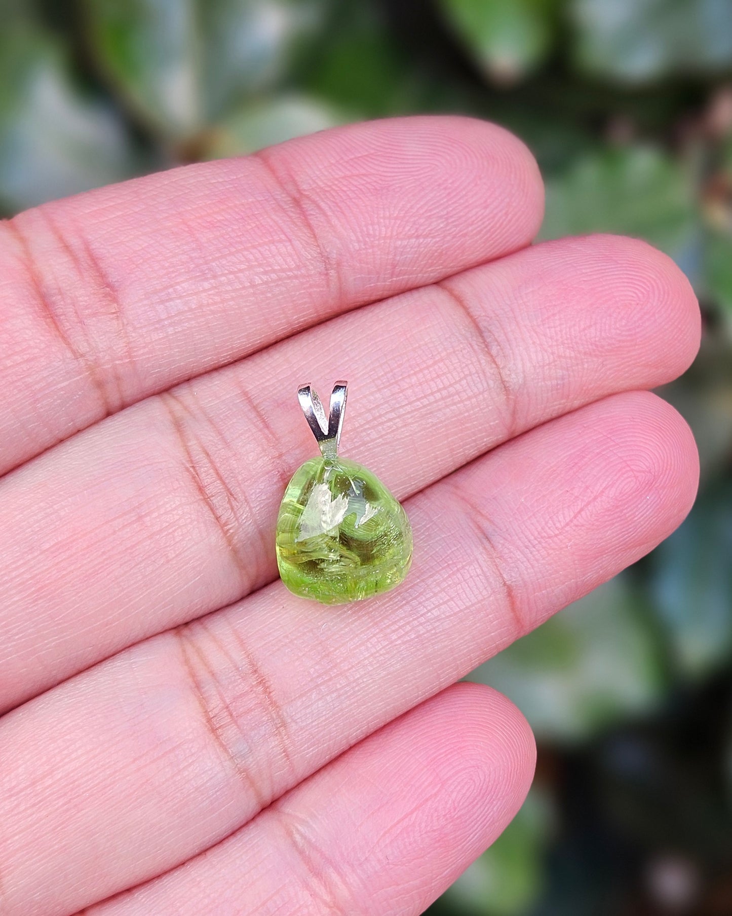 Freeform Peridot Pendant Lykke