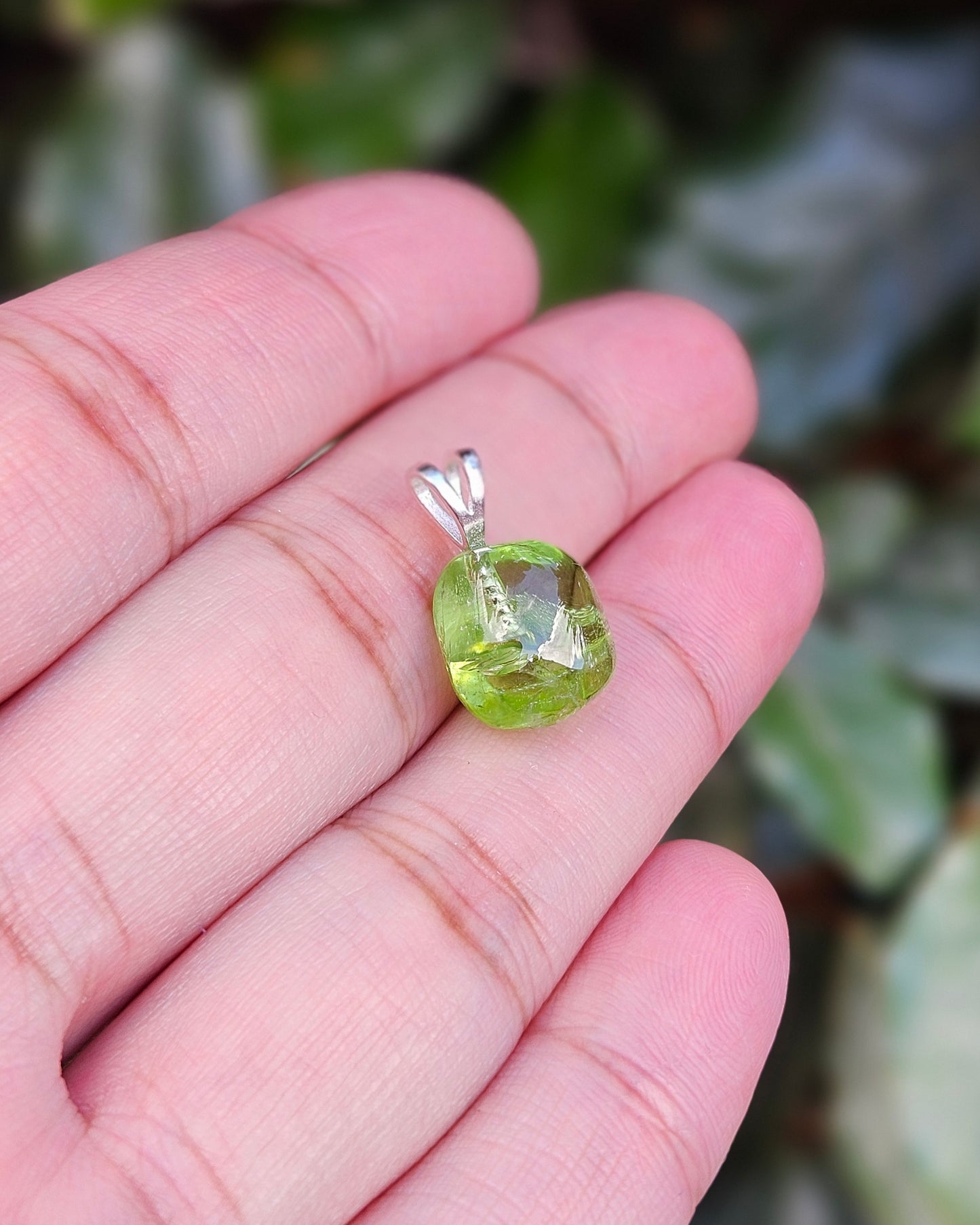 Freeform Peridot Pendant Lykke