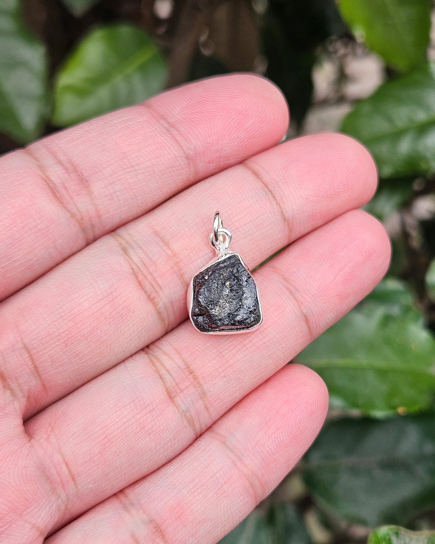 Vrije Vorm Ruwe Zwarte Toermalijn Hanger Abzu