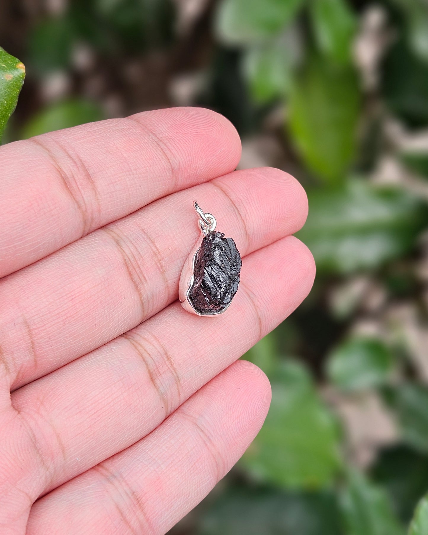 Vrije Vorm Ruwe Zwarte Toermalijn Hanger Anat