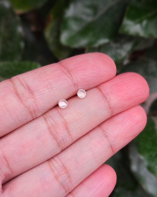 Rozekwarts Oorknoppen Amori