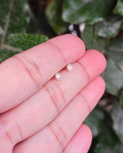 Rozekwarts Oorknoppen Amori