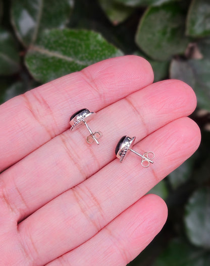 Onyx Ear Studs Noir