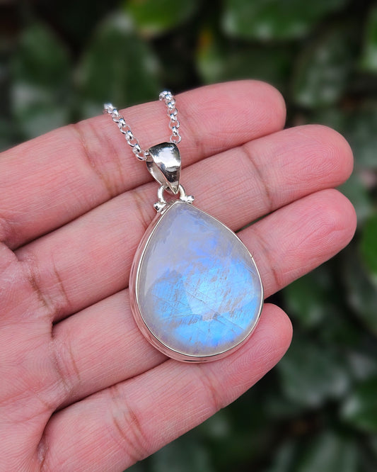 Moonstone Necklace Getsu