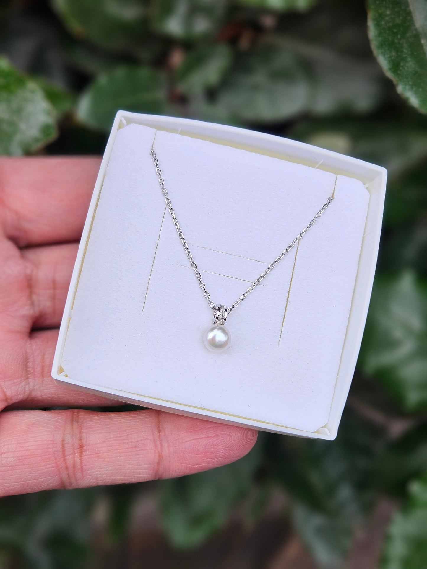 Rhodium Plated Freshwater Pearl Necklace Paru