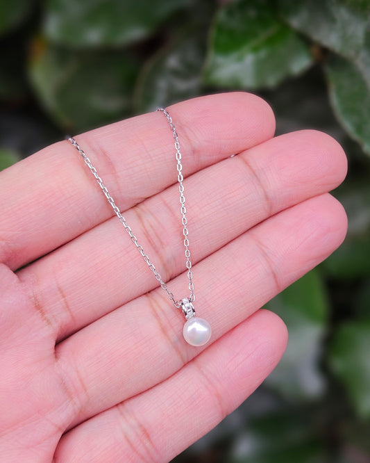 Rhodium Plated Freshwater Pearl Necklace Paru