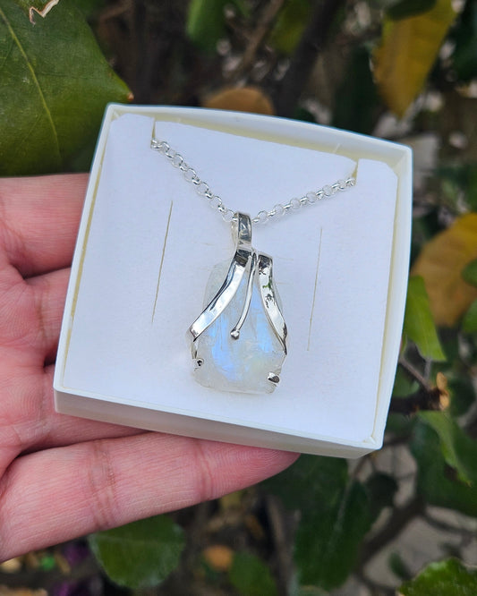 Moonstone Necklace Syra