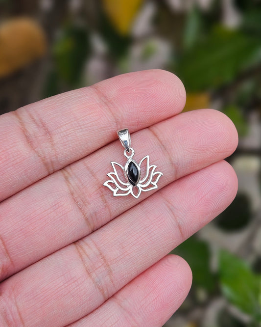 Onyx Lotus Hanger