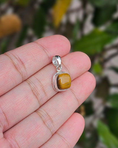 Tiger Eye Pendant Cedar