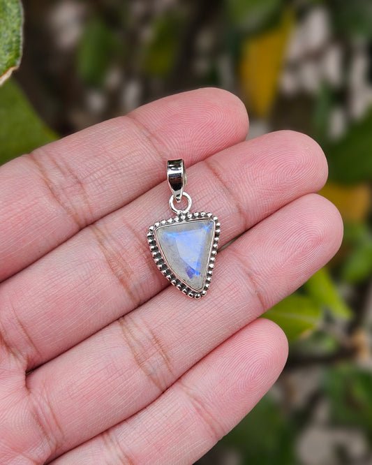 Moonstone Pendant Lux