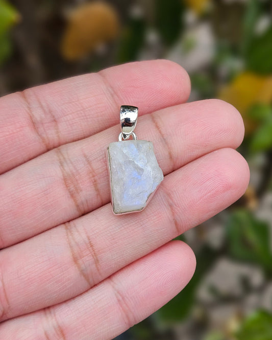 Moonstone Pendant Uma