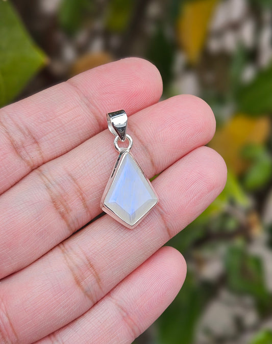 Moonstone Pendant Dhruv