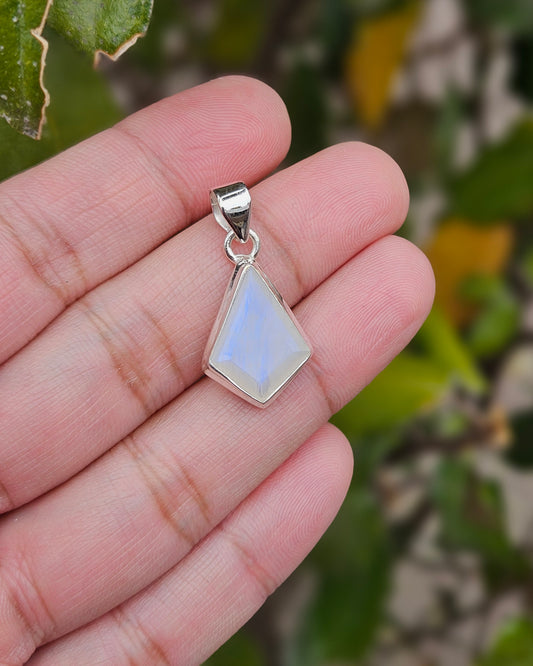 Moonstone Pendant Dhruv