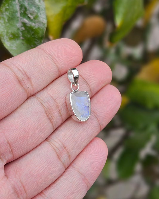 Moonstone Pendant Shield