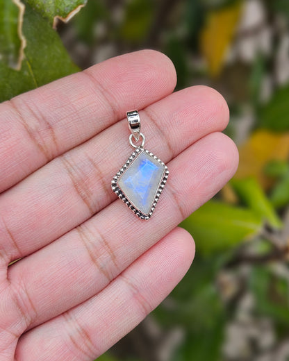 Moonstone Pendant Malak