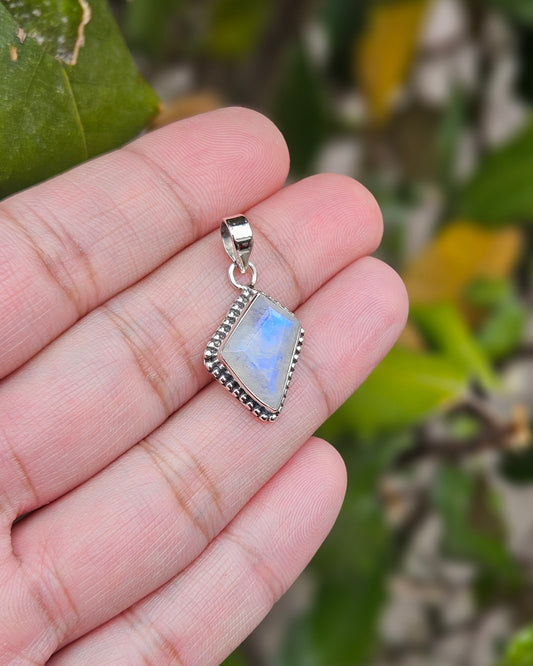 Moonstone Pendant Malak