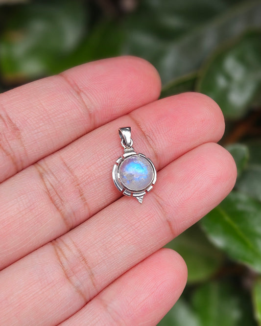 Moonstone Pendant Fiene