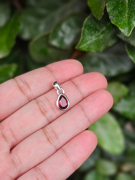 Garnet Pendant Charlize