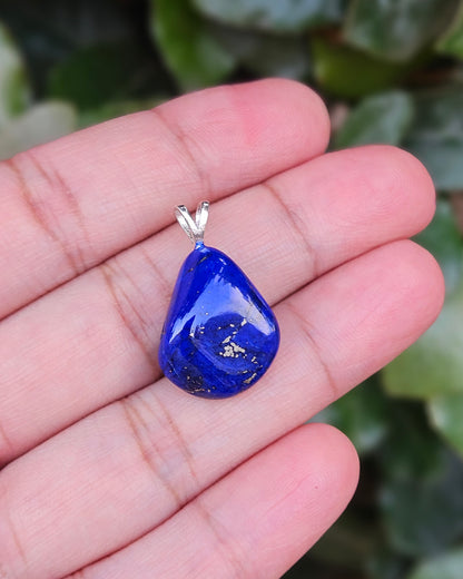 Lapis Lazuli Hanger Willa