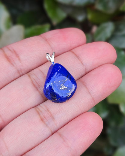 Lapis Lazuli Hanger Willa