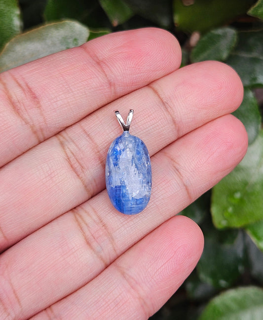 Kyanite Pendant Ilias