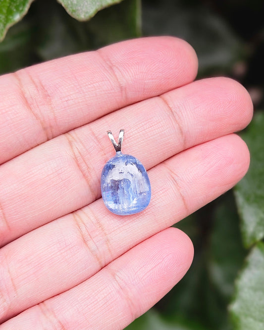 Kyanite Pendant Entia