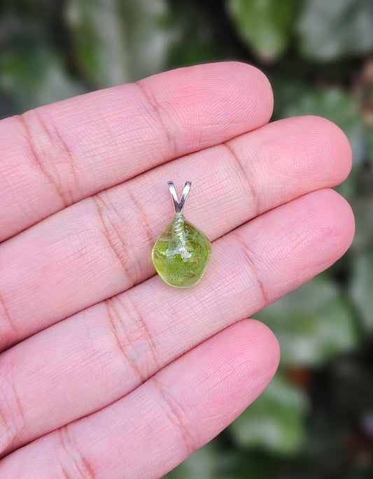 Peridot Pendant Lei