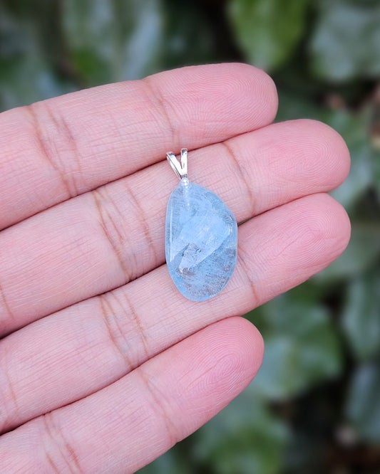 Freeform Aquamarine Pendant Tranquilla