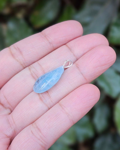 Freeform Aquamarine Pendant Tranquilla