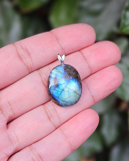 Polished Labradorite Pendant Neda