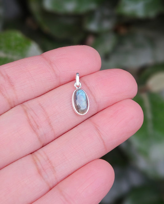 Labradorite Pendant Kijani