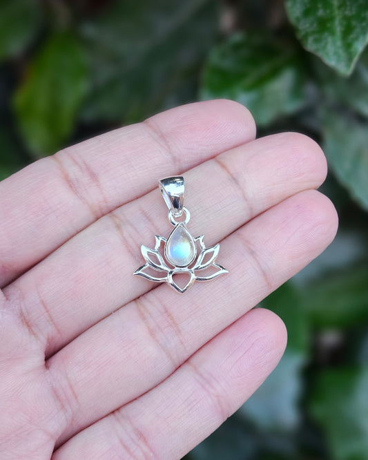 Maansteen Lotus Hanger