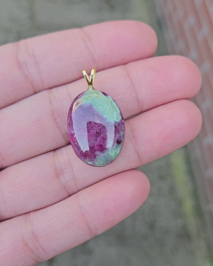 Ruby in Zoisite Pendant Penzi